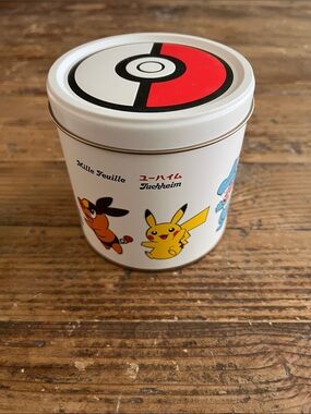 Pokemon  Tin with Pikachu and friends Japan Exclusive